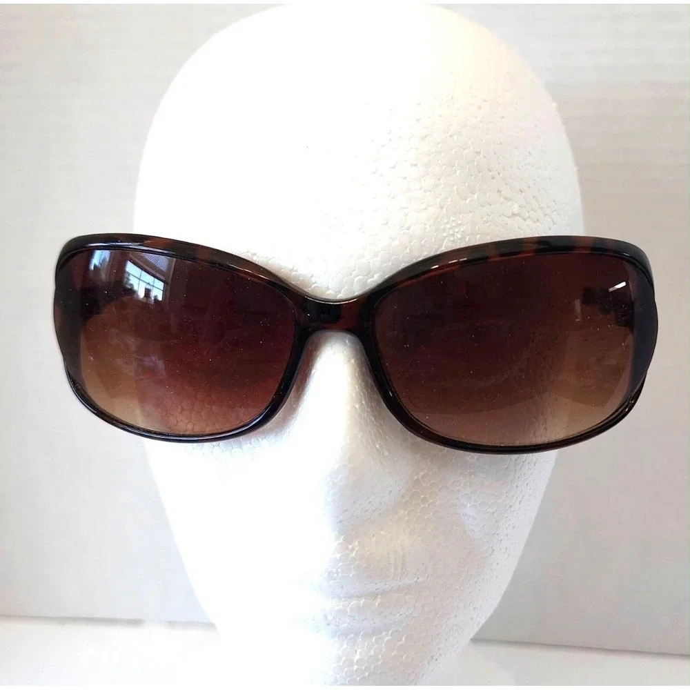 Oscar de la Renta Women Tortoise Sunglasses Brown Gradient Allure
